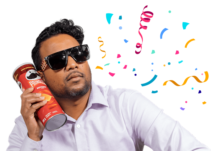 Man holding Pringles can